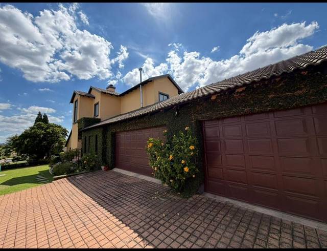 5 BEDROOM HOUSE FOR SALE IN BLUE VALLEY GOLF ESTATE